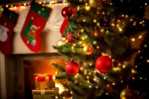 When Should You Take Your Christmas Tree & Decorations Down?